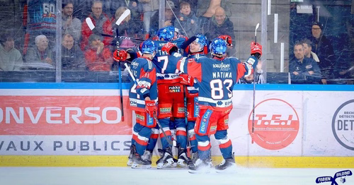 Hockey sur glace : Grenoble bat Briançon pour la quatrième fois et file en demi