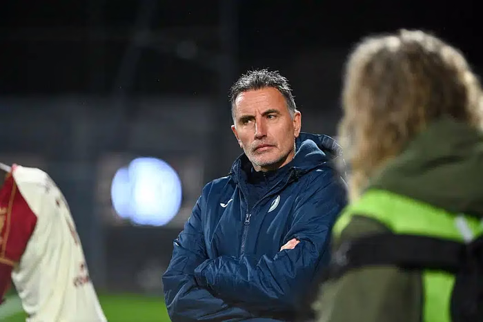 [PAUFC-MHSC] Thierry Debès (Pau) : “À dix, Montpellier n’arrivait plus à sortir de son camp”