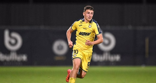"J’ai franchi un cap" : de la N3 aux Espoirs, Giovani Versini (Pau FC) raconte son éclosion
