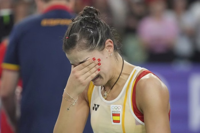 Carolina Marin annuncia il ritiro! Saluta una leggenda del badminton, l’oro olimpico e l’infortunio a Parigi 2024