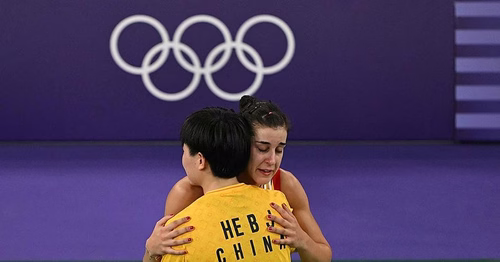 La emotiva carta a Carolina Marín de He Bingjiao, su última rival: «La que nunca se rinde»