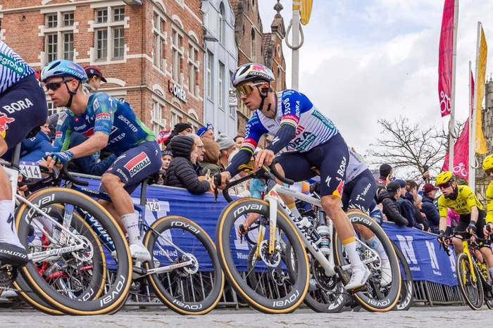 Remco Evenepoel: “L’anno prossimo probabilmente sarò alla Milano-Sanremo”. E sulla Roubaix di domenica…
