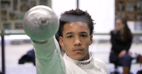 À 17 ans, Hiroaki Toto décroche le double titre européen d'escrime et vise les Jeux Olympiques