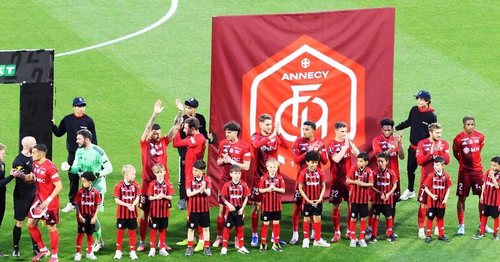 Ligue 2 – Enchaîner à domicile pour rester dans la course aux playoffs, le FC Annecy reçoit Montpellier
