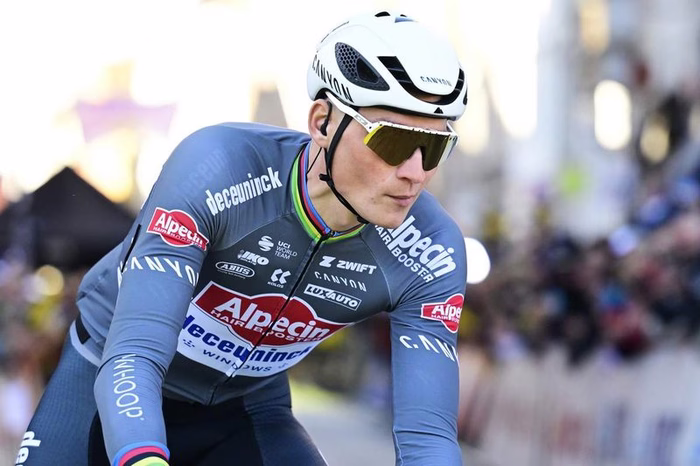 Roubaix accende l’Inferno del Nord: Pogacar e Van der Poel davanti a tutti, Ganna prova a inserirsi – SPORTFACE.IT