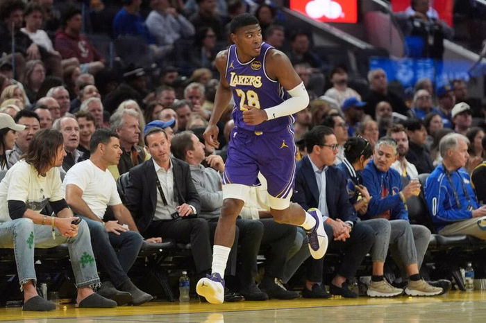 NBA, i risultati della notte (12 aprile): vittorie esterne di Nuggets, Suns e Pistons. Successi anche per Lakers e Celtics