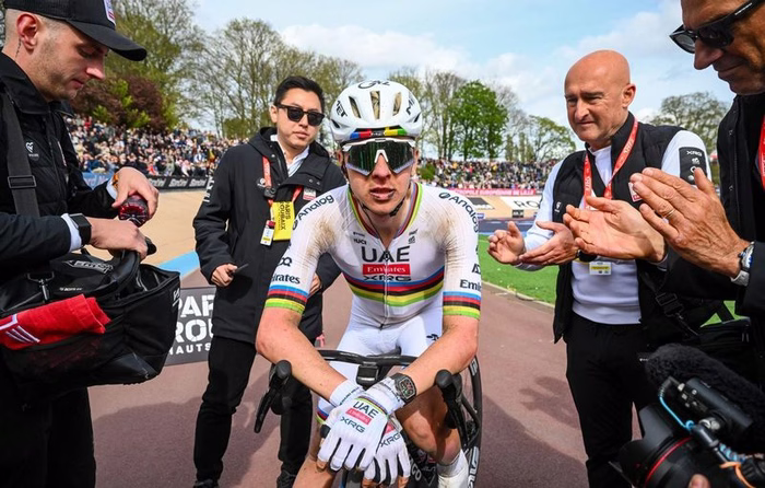 Paris-Roubaix : « Je me sens un peu détruit »… Tadej Pogacar a pris un gros coup sur la tête dans l’Enfer du Nord