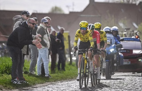 Paris-Roubaix 2026 : « Quand j’ai su que son père était décédé »… Ferrand-Prévot aurait voulu faire gagner Marianne Vos