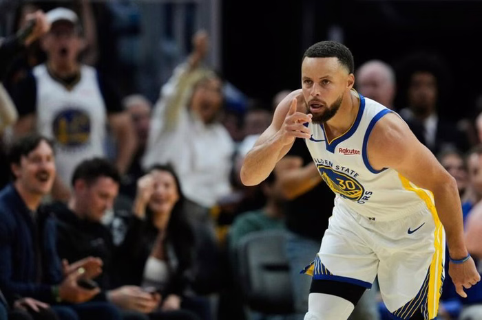 NBA, i risultati della notte (16 aprile): Philadelphia vince contro Orlando, i Warriors battono in rimonta i Clippers