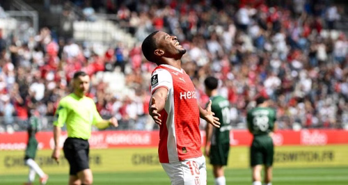 Ligue 2 : Troyes se relève et conserve la tête, Reims s’adjuge le choc face au Red Star