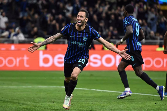 Dank Calhanoglu: Inter dreht Halbfinalkrimi gegen Como!