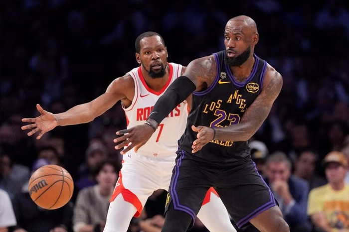 NBA, i risultati della notte (22 aprile): 76ers e Portland Trail Blazers pareggiano le loro serie. I Lakers si portano sul 2-0