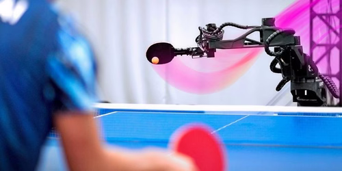 Autonomer KI-Tischtennisroboter Ace schlägt erstmals Top-Spieler