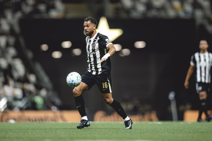 Renan Lodi sinaliza problemas extracampo no Atlético-MG