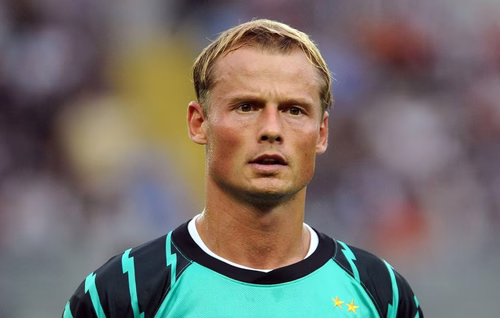 ❣️ Momenti di commozione in Augsburg-Eintracht: i padroni di casa ricordano Alex Manninger