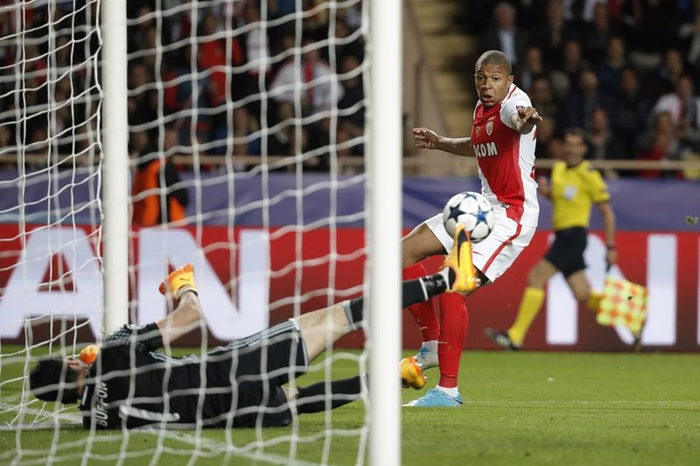 Love quer Pedro na Copa e revela apelido de Mbappé no Monaco