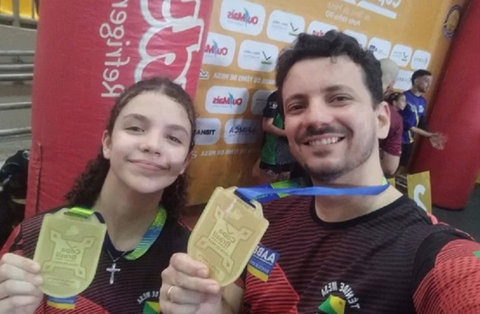 Pai e filha estendem relação familiar com prática do tênis de mesa e conquistam medalhas