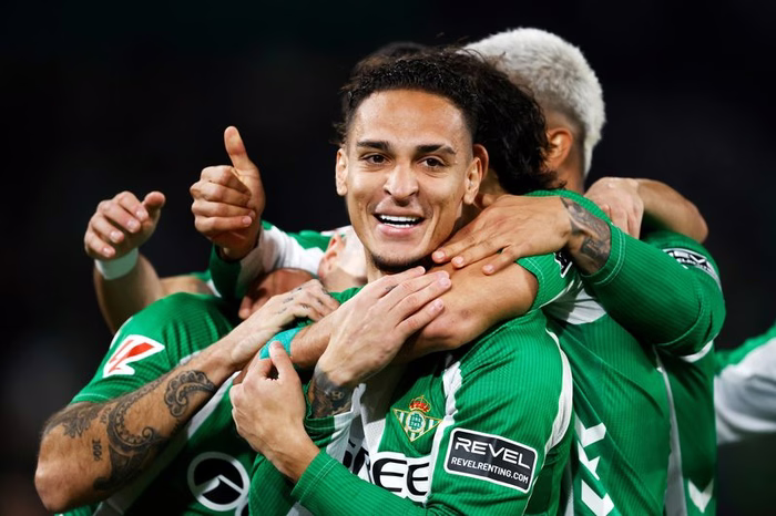 Antony conta bastidores de CR7 no United, idolatria por Neymar e sonho de ir a mais uma Copa