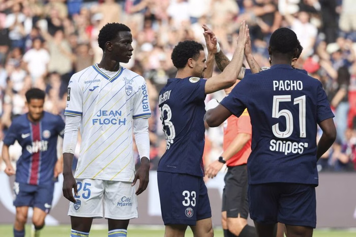 Vor Bayern-Rückspiel: PSG patzt gegen Lorient!