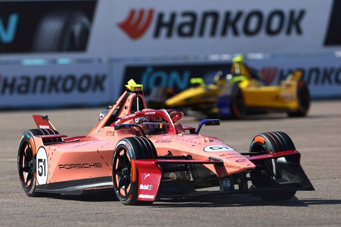 Fórmula E: Nico Muller adota estratégia inesperada e vence ePrix de Berlim