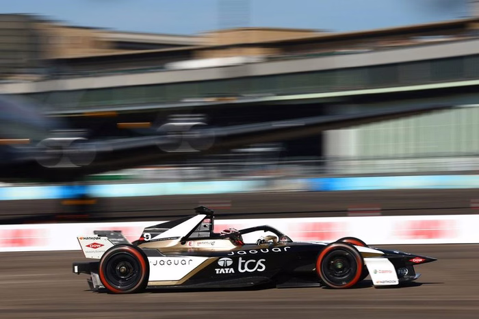 E: Evans escala pelotão e vence Berlim 2; Drugovich P9