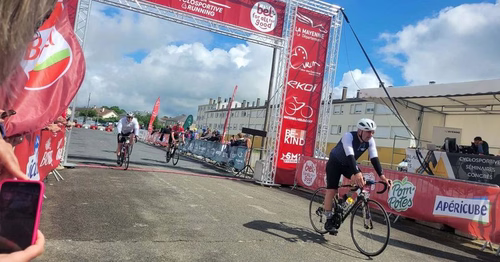 "C'est un futur prodige" : Le parcours de Paul Seixas fait rêver les amateurs de vélo en Mayenne