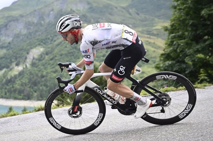 Adam Yates nuovo capitano UAE al Giro d’Italia? “Mi sento in buona forma, possiamo dire la nostra per la generale”