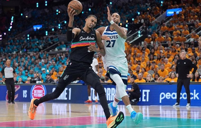 NBA : Les Spurs surpris par les Wolves d'entrée de jeu malgré le record de contres de Wembanyama