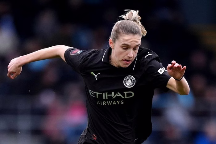 Vivianne Miedema reveals she missed title run-in because of concern for her mum