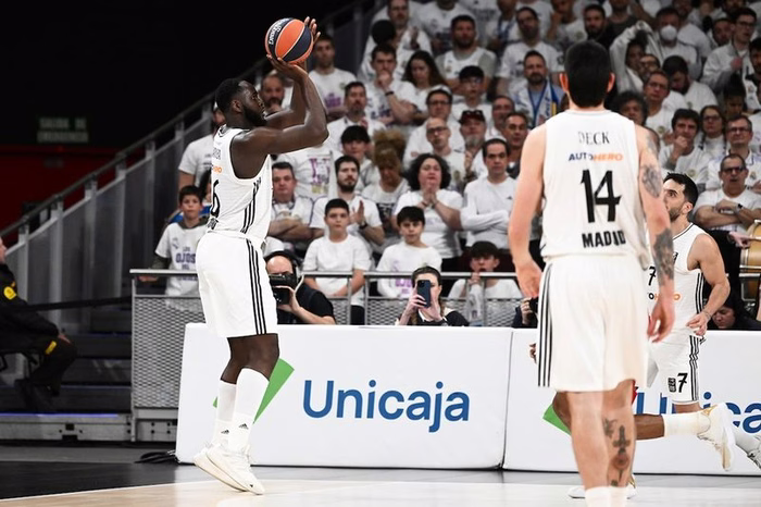 Basket, il Real Madrid batte l’Hapoel in gara-4 e si qualifica per le Final Four di Eurolega