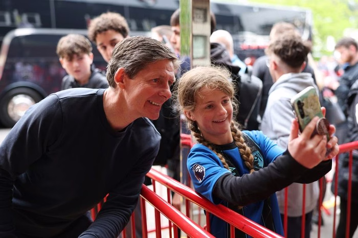 Oliver Glasner shares bizarre analogy as he seeks fairytale ending at Crystal Palace