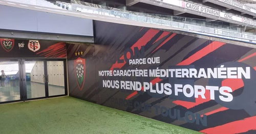 Poteaux, marquage de la pelouse... Comment le Vélodrome se transforme avant d'accueillir le RCT samedi soir