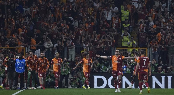 Galatasaray tetracampeão da Turquia