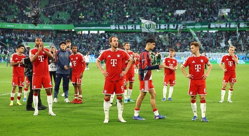 Bayern vence Wolfsburgo após eliminação na Liga dos Campeões