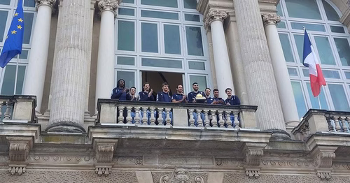 Montpellier célèbre son titre de champion de France de volley à l'Opéra Comédie