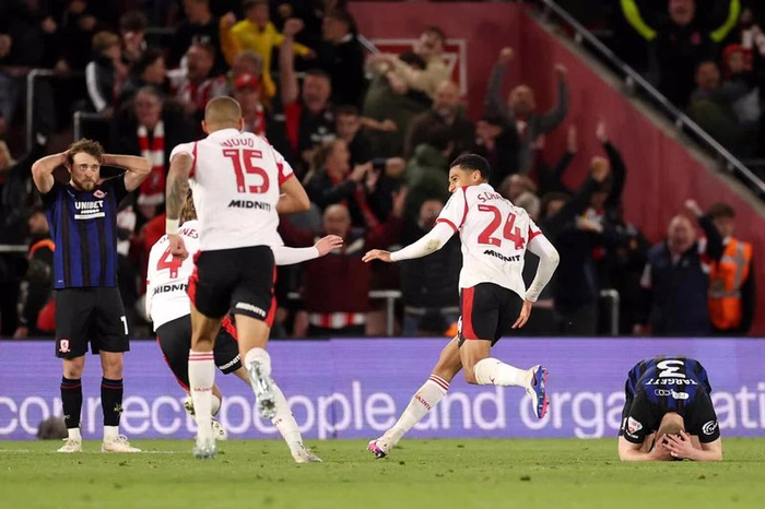 Lucky Punch verhindert Elfer-Lotterie: Southampton steht im Play-off-Finale!