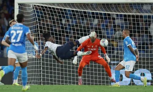 Ex-OM : Le superbe but de Jonathan Rowe avec Bologne