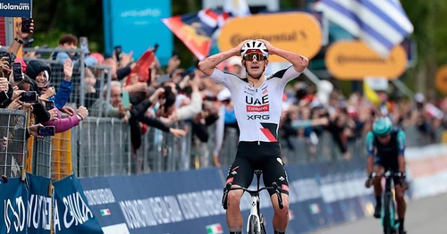 El español Igor Arrieta gana tras caerse y equivocarse de camino