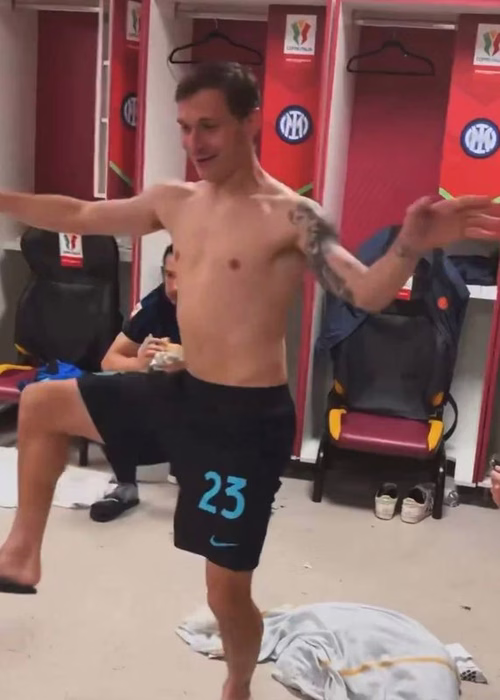 🎥 Barella SHOW dopo Lazio-Inter: balletto FOLLE per festeggiare la Coppa Italia! E la reazione di Darmian… 😅
