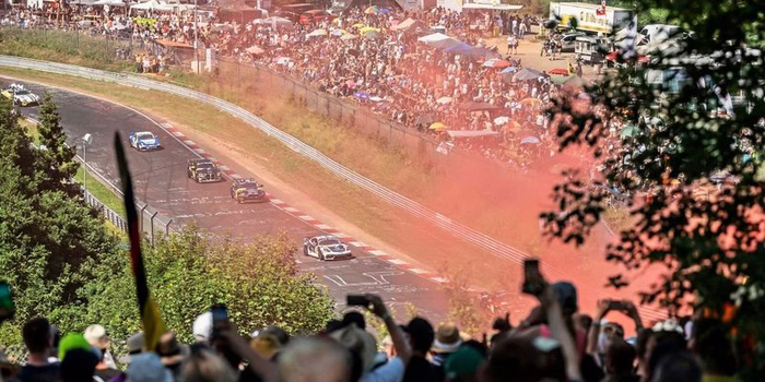 Mythos Nürburgring: Max Verstappen fährt in der grünen Hölle