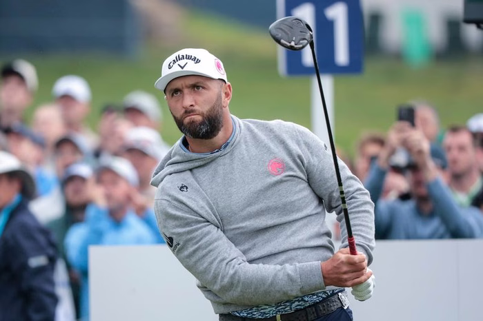 Jon Rahm emerge con dos golpes geniales en el inicio del Campeonato de la PGA
