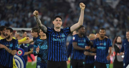 Barca : Bastoni au camp nou la saison prochaine ? Flick fait capoter le rêve catalan