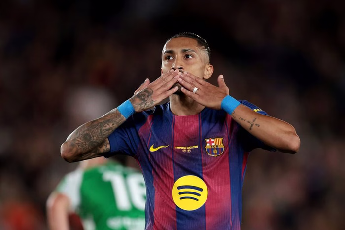 Raphinha-Doppelpack: FC Barcelona feiert Sieg gegen Betis