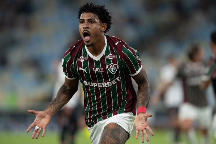 John Kennedy iguala melhor marca de gols pelo Fluminense em 2026