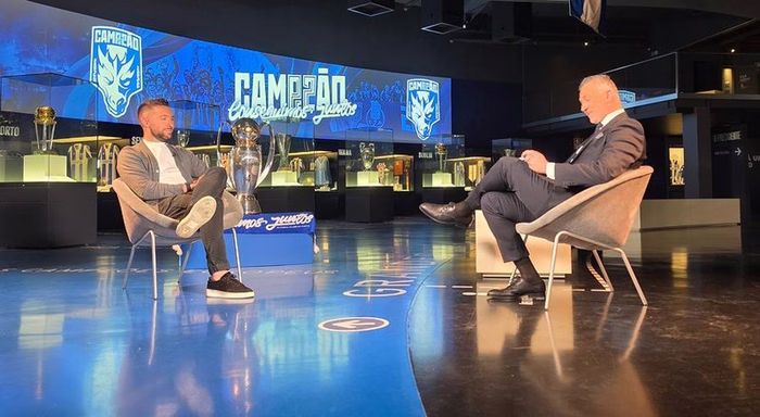 Em entrevista à RTP. Farioli garante que vai continuar no FC Porto