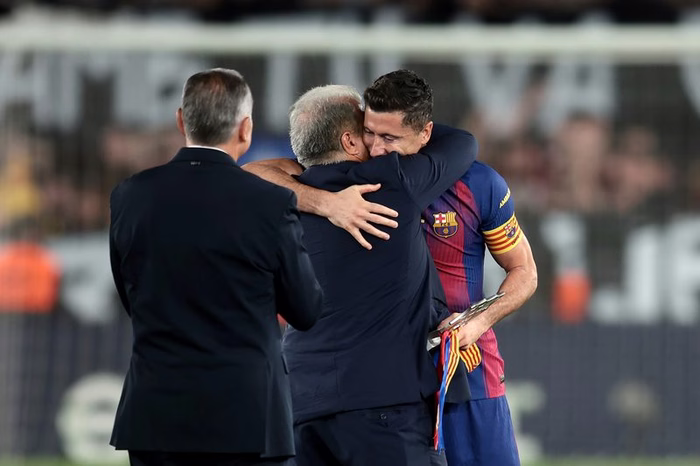 Robert Lewandowski exit puts Barcelona on the verge of 1:1 return