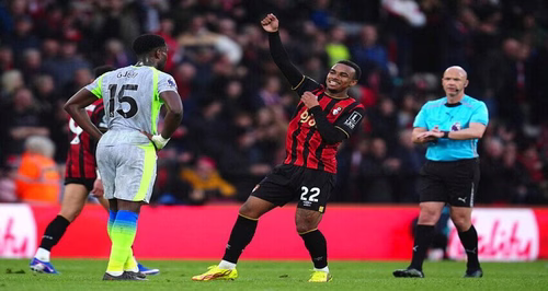 Étranger : le magnifique but d’Éli Junior Kroupi (Bournemouth) contre Manchester City
