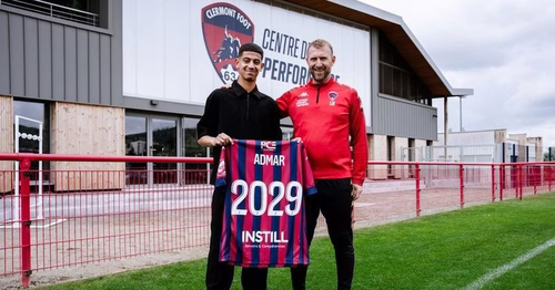 Marouane Admar, un joueur 100% clermontois, signe son premier contrat professionnel au Clermont Foot