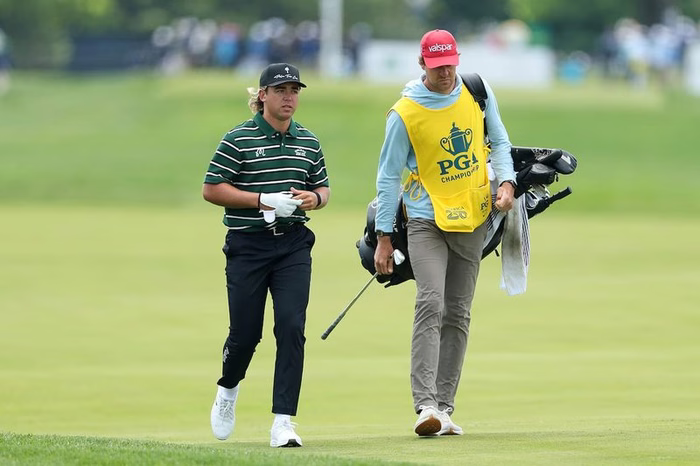 Garrick Higgo echó a su caddie después de haber llegado tarde al tee de salida del PGA Championship