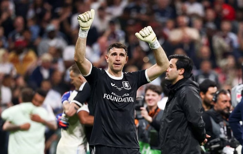 Ligue Europa : Le gardien d’Aston Villa Emiliano Martinez a joué la finale… avec un doigt cassé